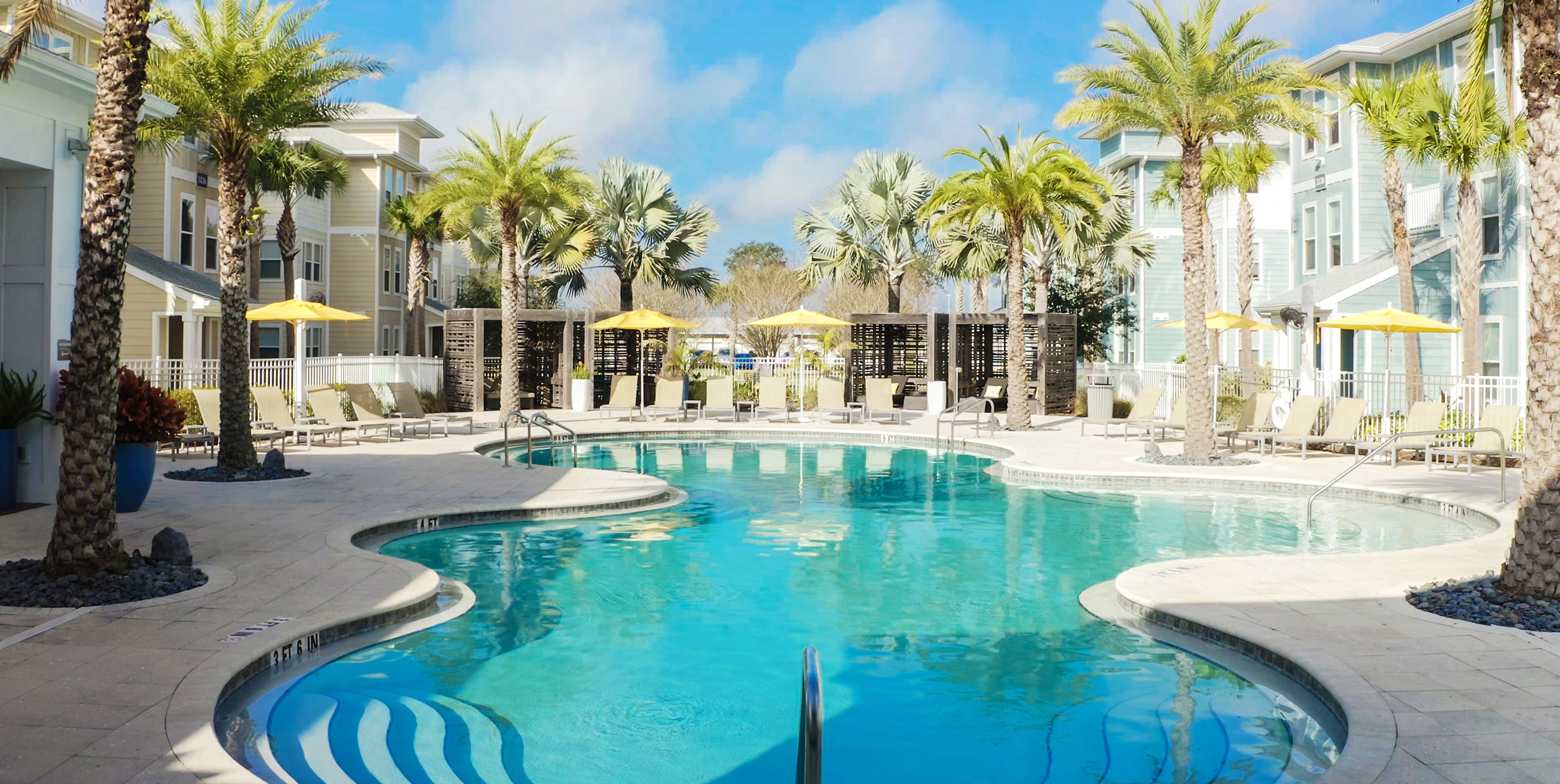 Domain exterior pool