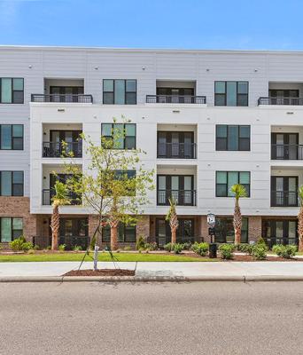 Flats on Front exterior